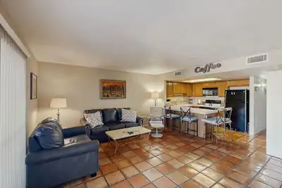 Image de Charming Dog Friendly Townhome with Stunning Views, Shared Pool & Hot Tub