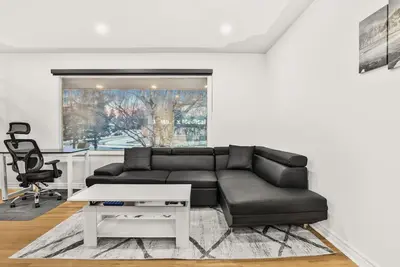 Image de Modern 2br Suite w/ King Beds close to Zoo and Nose Hill Park
