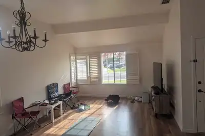 Image de Great house with new fridge washer and dyer big outside yard for dogs and a bbq