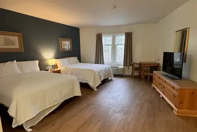 Image de Spacious Room w/ Two Queen Beds