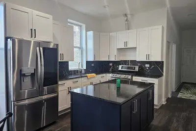 Image de Enjoy this New Construction 3-bedroom apartment in Excelent Location!