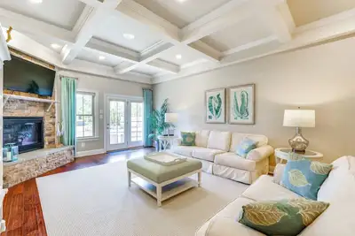 Image de Swim, Hike & Chill: Spacious Ocean View Townhome!
