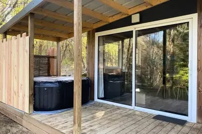 Image de Chalet Mimosa Spa - 47 m² avec terrasse couverte - 2 chambres 4 personnes