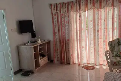 Image de Great, Centrally located apartment with extra large rooms unit 3