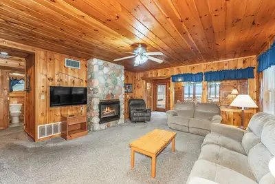 Image de 3-bedroom cabin with delightful lakeviews in Saint Germain with WiFi, Ac, Bbq