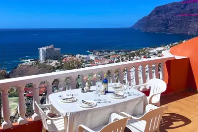 Image de Newly renovated apartment with large terrace overlooking the sea and Los Gigantes.