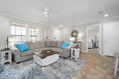 Image de Live Oak Hideaway-Beach, Downtown, Family Friendly