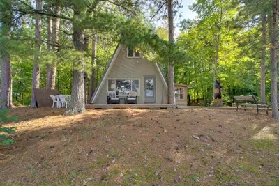 Image de Quiet Deer River Cabin w/ Dock + Lake View!
