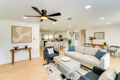 Image de Covered Patio & Private Yard: Dallas Area Home
