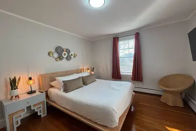 Image de Cool 4br Condo, Close 2 City, Newly Renovated