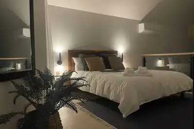 Image de Penthouse d’Exception à Louer – Vue Panoramique et Couchers de Soleil à Bromont