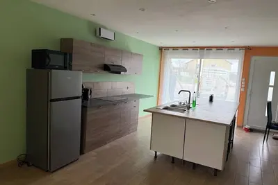 Image de Maison en pierre complète 130 mètres carreTerrasse devant