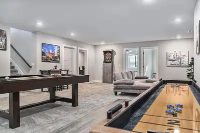 Image de Walk to Water Park! Game Room & Movie Theater!