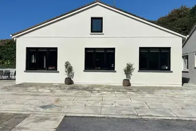 Image de Modern 2 bedroom House 3 bathrooms, sleeps 5