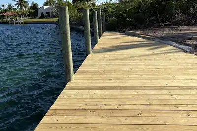 Wonderful boat Dock in Treasure Cay