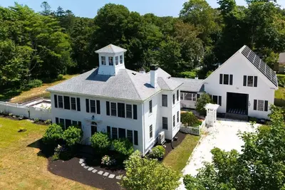Image de Inn Bliss: 167-Y Renovated Antique with coolest barn in town, conveniently located