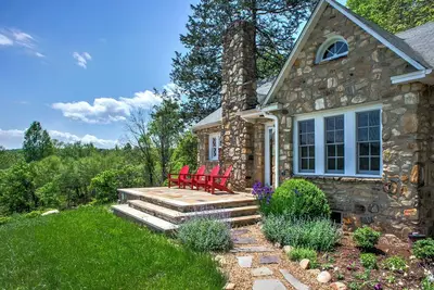 Image de Maple Hill Collection | Cottage & Cozy Barn