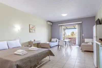 Image de Studio '4' avec terrasse privée, Wi-Fi et climatisation