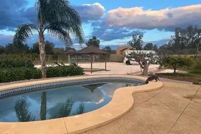 Maison de campagne \"Al Lado Del Río\" avec piscine privée, Wi-Fi et climatisation