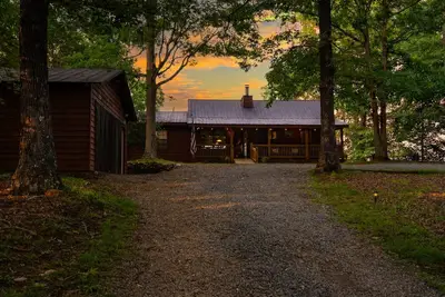 Image de Chase Mtn Chalet with River Access