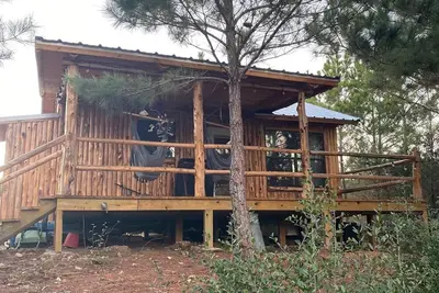 Image de Cozy cabin in the pines of Bastrop with Ac, WiFi