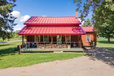 Image de Enjoy country living at Chick’s Place!