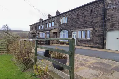 Popples Barn, pet friendly, with a garden in Hebden Bridge