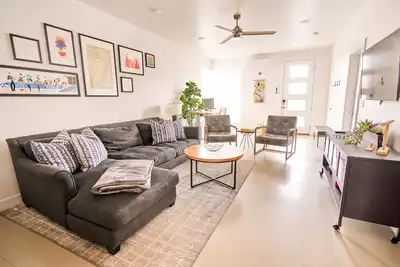 Image de Loft #16 Clean & Comfortable St George Home - Heated Pool & Pickleball near Zion