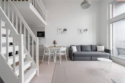 Image de Beautiful New 1br Loft Apt in Amuri - \"Oodi\"