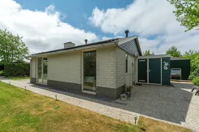 Image de Maison de Vacances près de Plage Petten avec Piscine