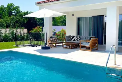 Image de Maison de vacances Nedescina pour 1 - 8 personnes avec 3 chambres Ă coucher - Maison de vacances