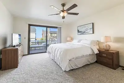 Image de Stay by the Shore! Beachside with Parking