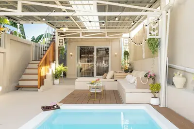 Image de 3-bedroom Boho Pool Villa in Rawai Phuket with private pool & sunset rooftop