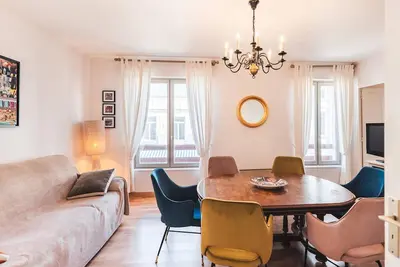 Image de Appartement lumineux 75 m², centre-ville, parking, wifi, 7 couchages