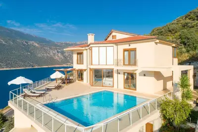 Image de Kaş Yarımada Deniz Manzaralı 4 Kişilik Villa Lara