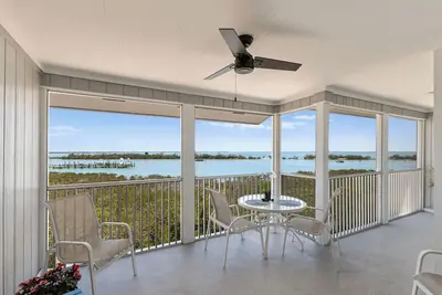 Image de Bg Grande 34 - 2 Bed / 2 Bath Top Floor - Bayfront - Watch the Sunrise with Coffee!