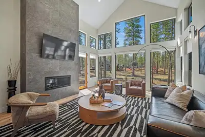 Image de Woodland Haven with Access to Exclusive Golf