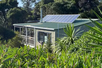Image de 175° East - Tree House
