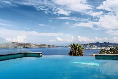 Image de Sea View Private Luxury Villa In The Heart Of The Super Yacht Marina