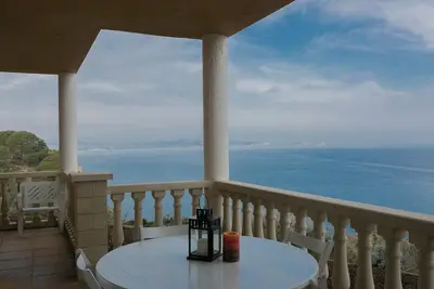 Image de 3 bedroom apartment w/ sea views in Aiguafreda, Begur (H25)