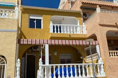 Image de A charming 2 bedroom, 2 bathroom property on 2 levels.