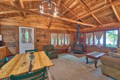 Image de Vincent Lake Cabin #4