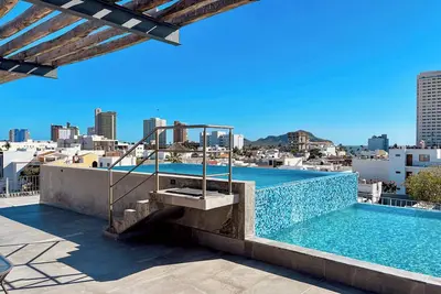 Apartment for 7 people with pool on the 3rd floor