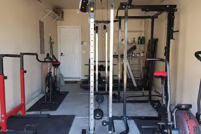Image de 4 - Bed home, w/ Cali King Bed - 12 mins. to Dtwn