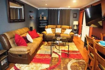 Image de Perfect Dtwn 2 Bed Condo w/ Cali King Bed and Gym