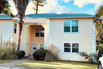 Image de Beautiful, relaxing, allergy-friendly 1 block from boat ramp, fishing, sunsets! 🌅