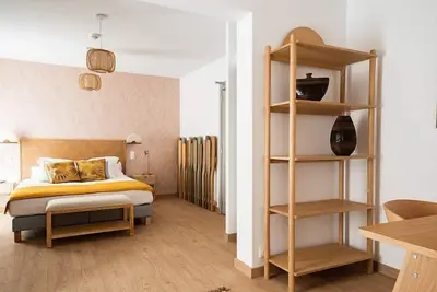 Plage à 50m – Chambre adaptée Pmr