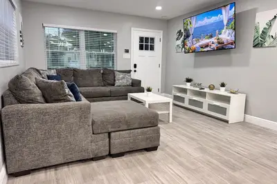 Image de Beautifully Renovated Home 8 Mins to Dt Tampa