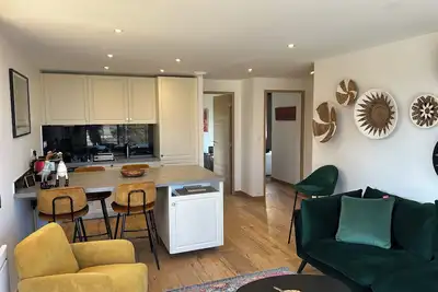 Image de Appartement avec Terrasse Panoramique dans un quartier champêtre, 5 mn du Centre