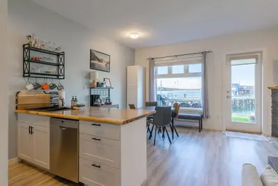 Image de High Tide - Waterfront Paradise Bachelor